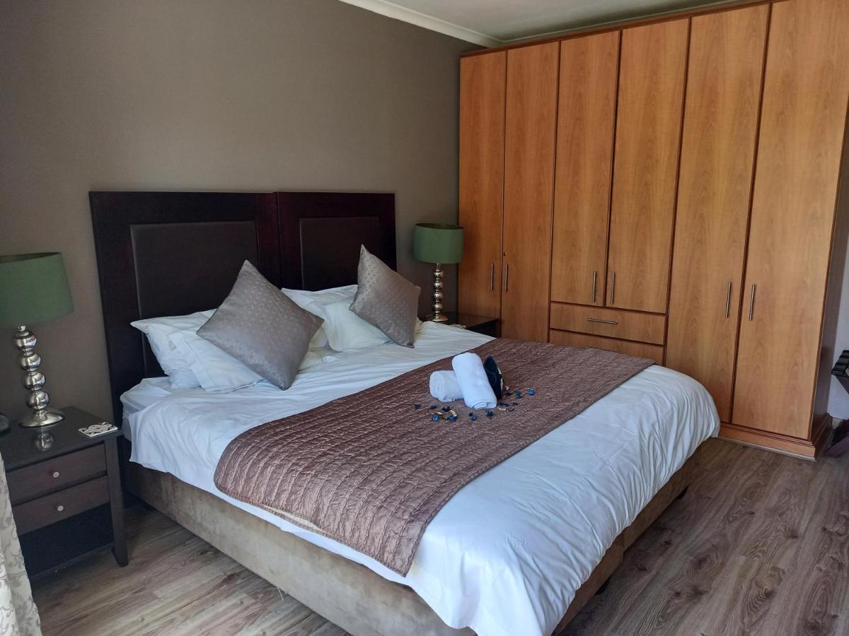 Mandalay Beach Guest House Bloubergstrand Exterior foto