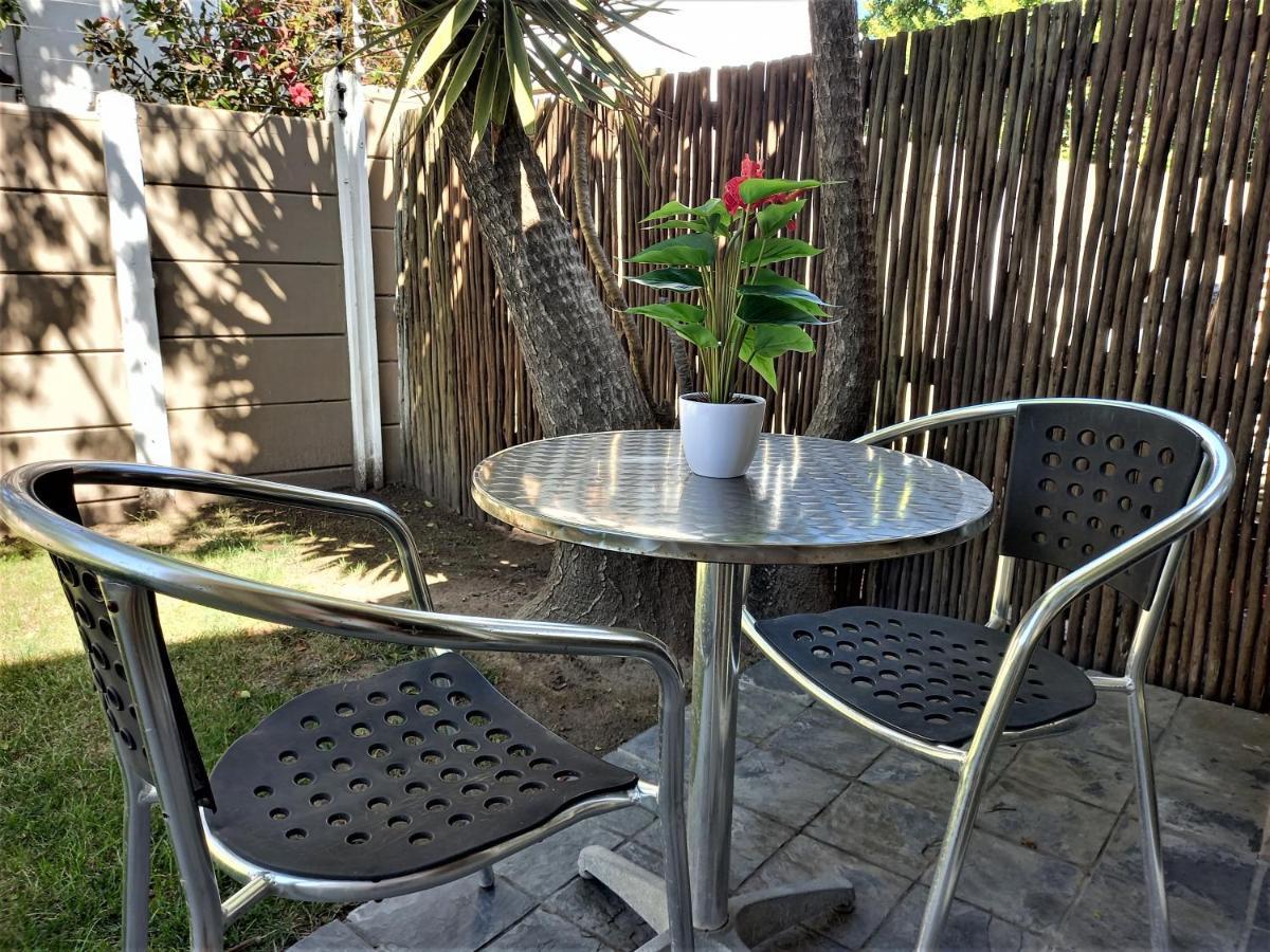 Mandalay Beach Guest House Bloubergstrand Exterior foto